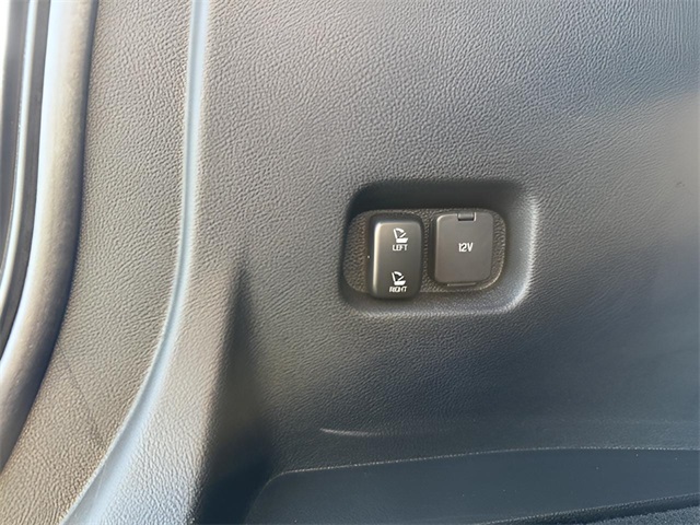 2020 Ford Edge SEL photo 16