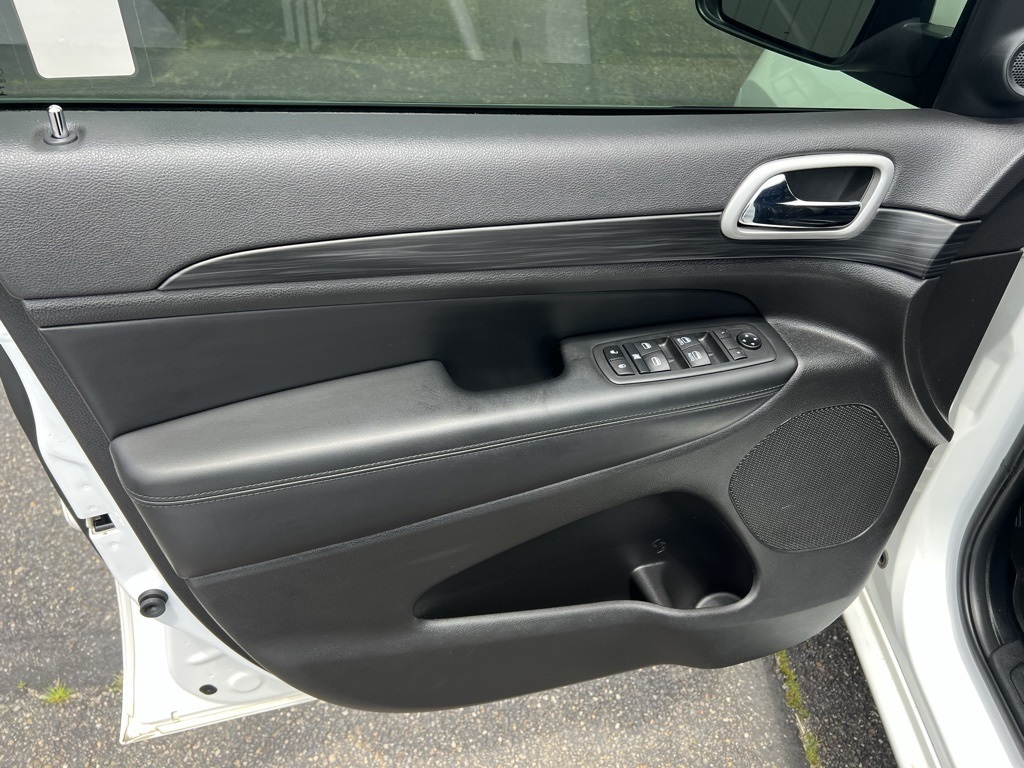 2020 Jeep Grand Cherokee Altitude photo 20