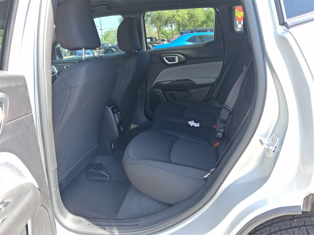 2025 Jeep Compass Sport photo 17