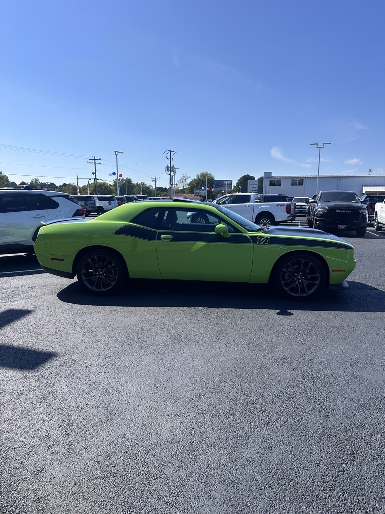 2023 Dodge Challenger R/T photo 3