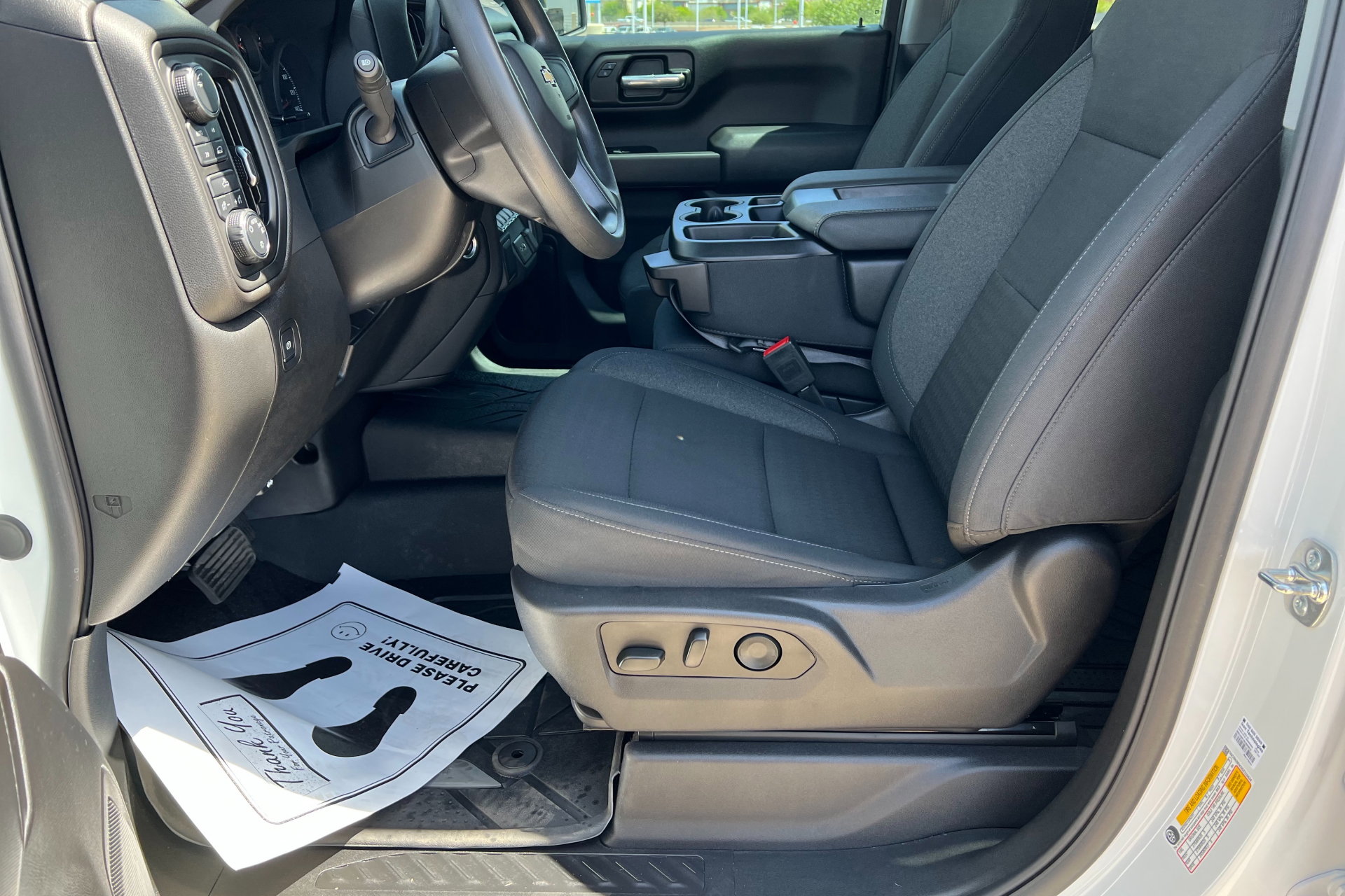 2025 Chevrolet Silverado 1500 Custom photo 17