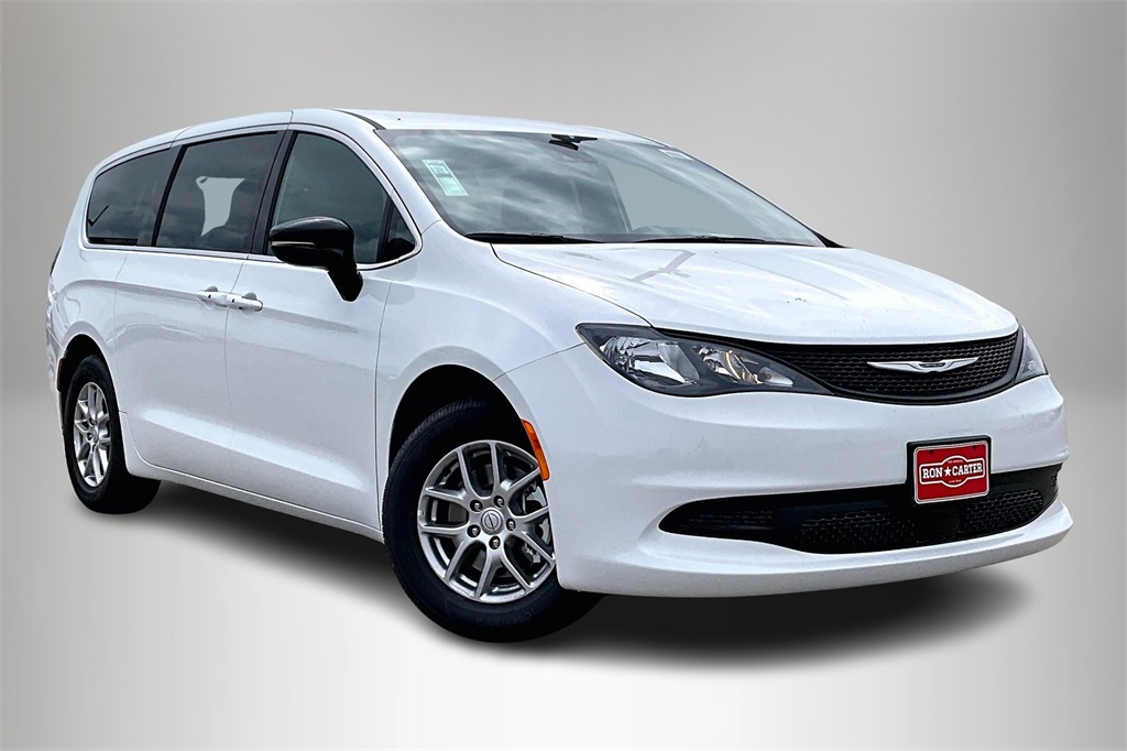 2025 Chrysler Voyager LX