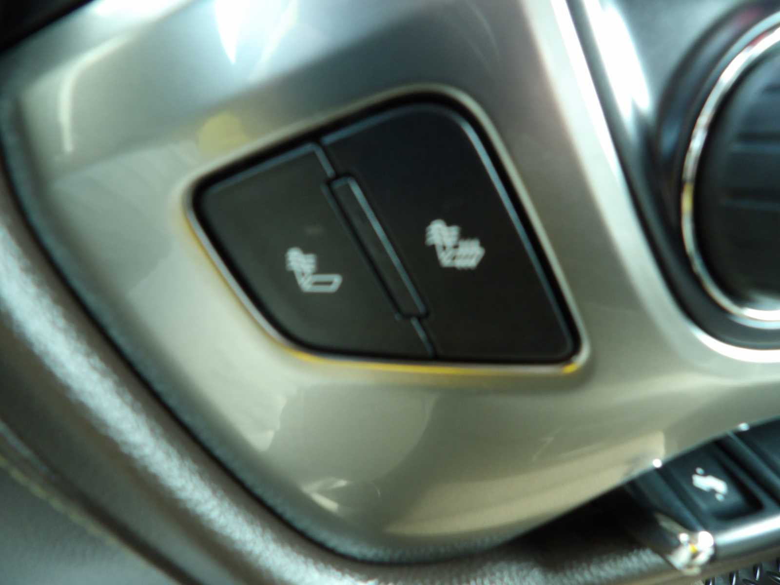 2015 Chevrolet Silverado 3500HD LTZ photo 20