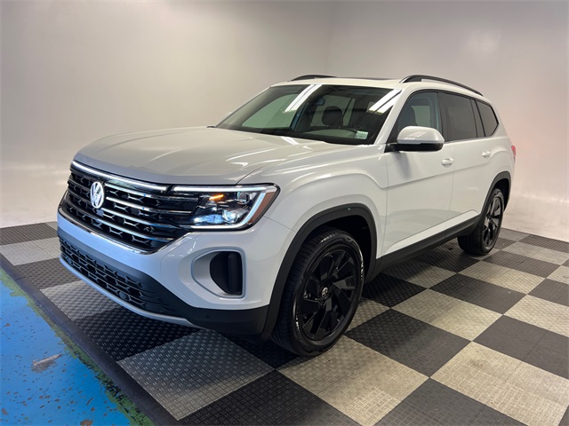 2026 Volkswagen Atlas SE Technology photo 3