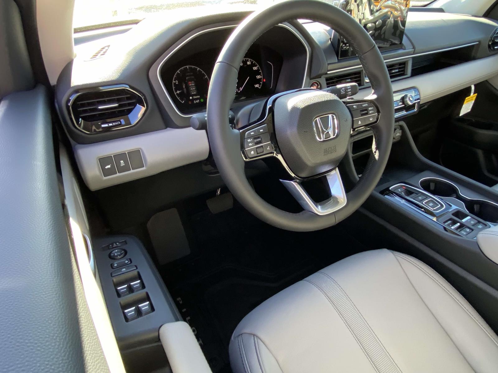 2025 Honda Pilot EX-L photo 2