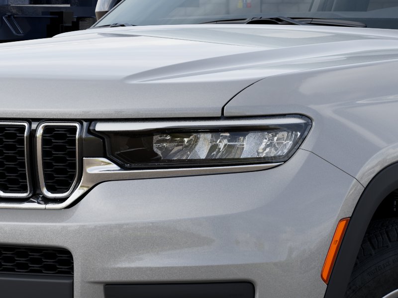 2025 Jeep Grand Cherokee Laredo X photo 4