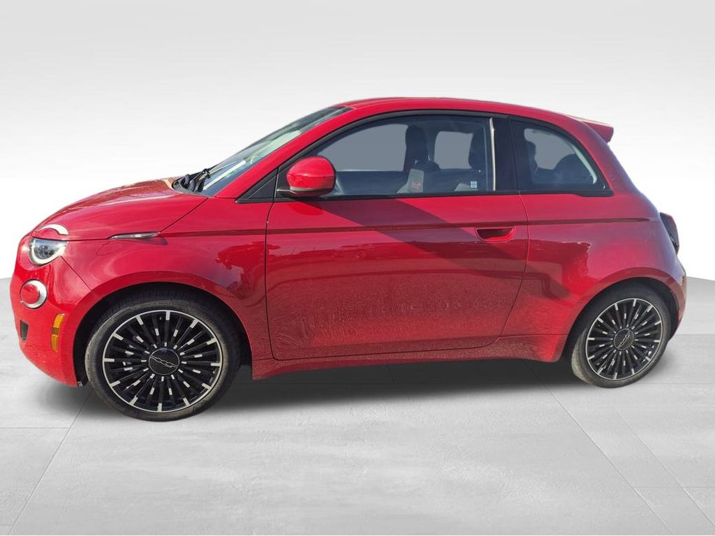 2024 Fiat 500e Red photo 3