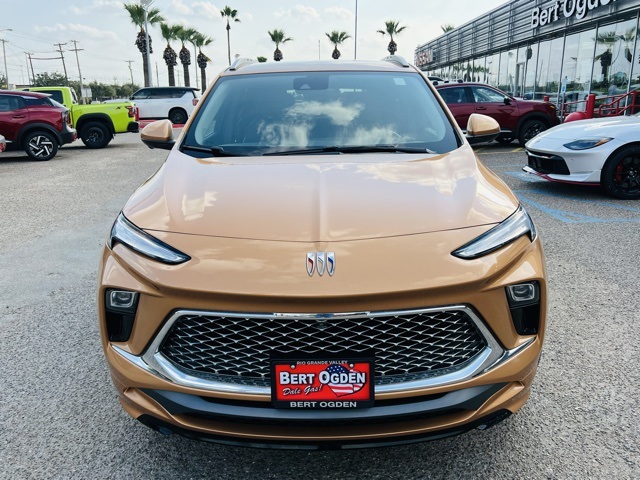 2025 Buick Encore GX Avenir photo 2