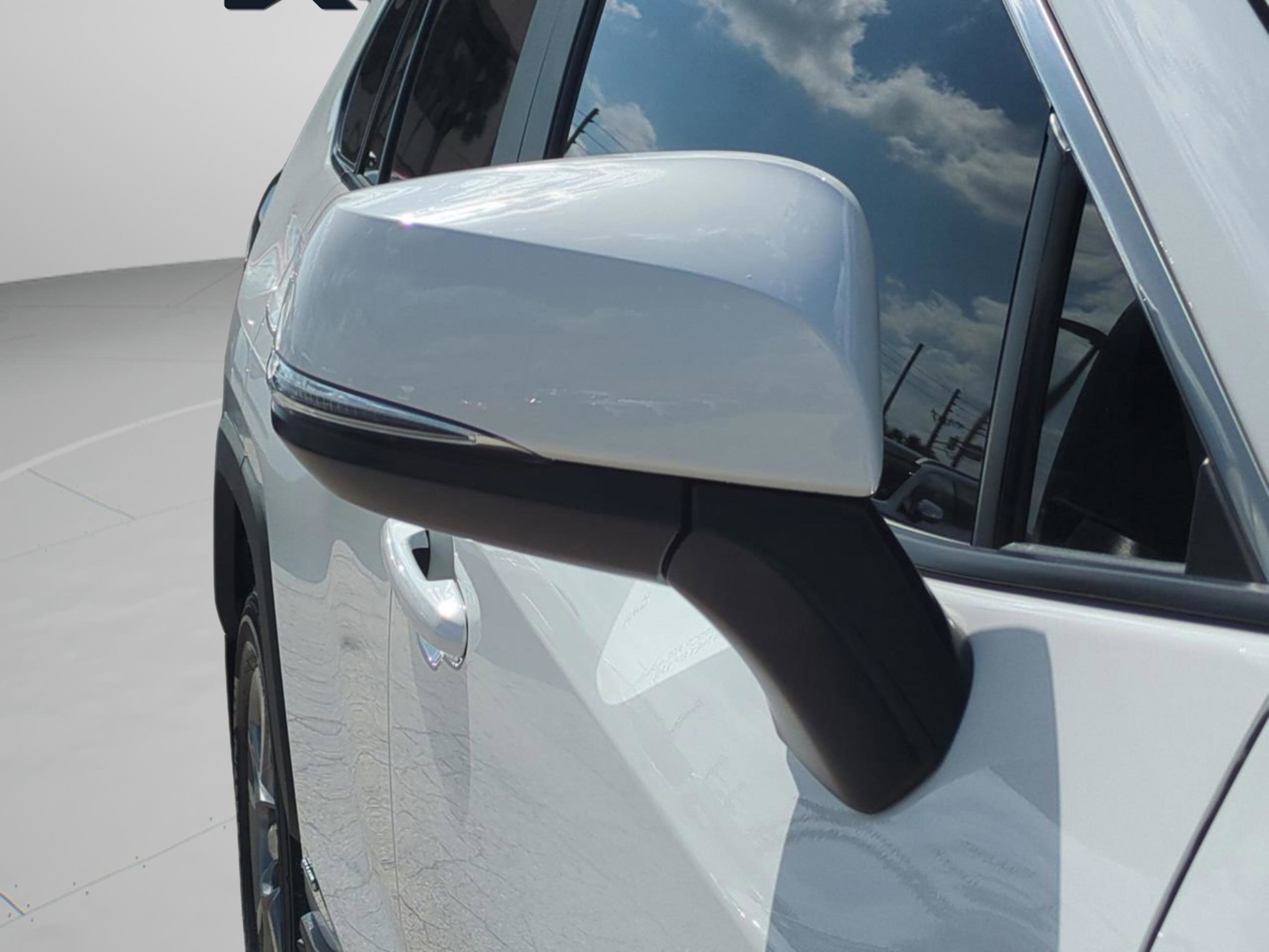 2024 Toyota RAV4 XLE photo 12