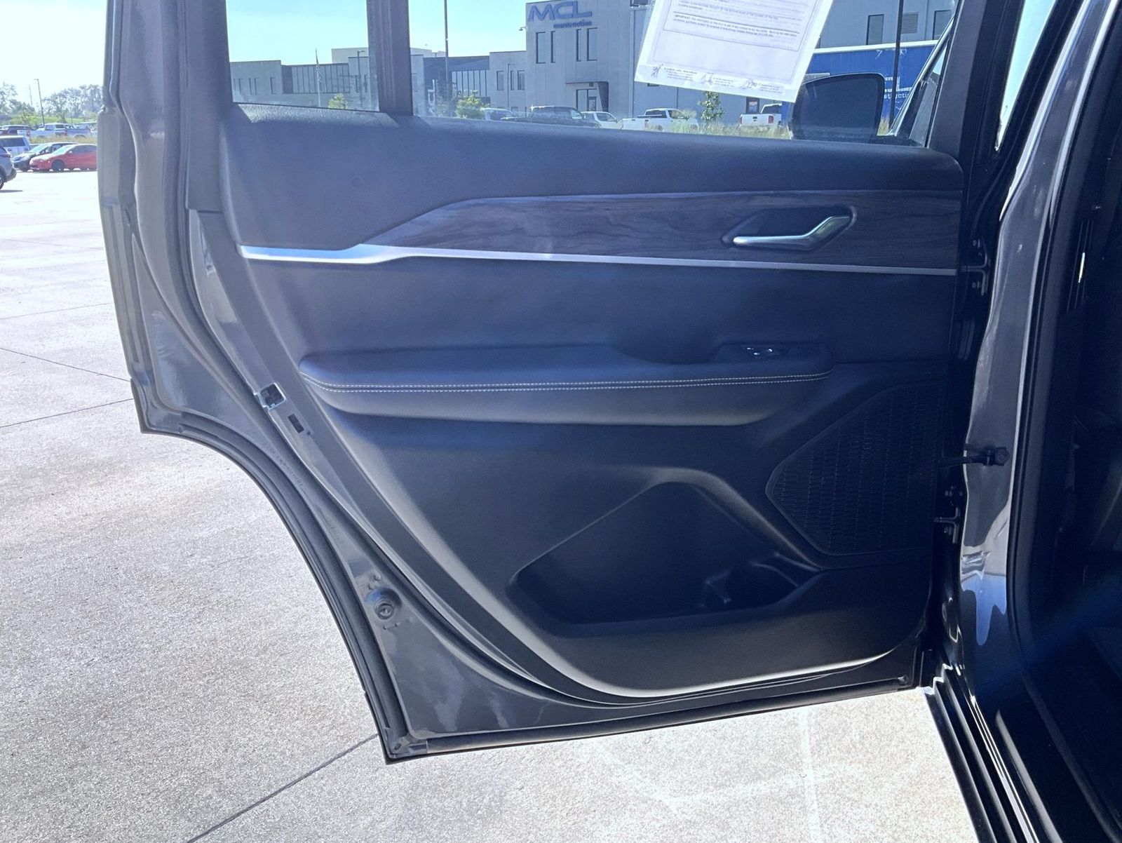 2024 Jeep Grand Cherokee Limited photo 13