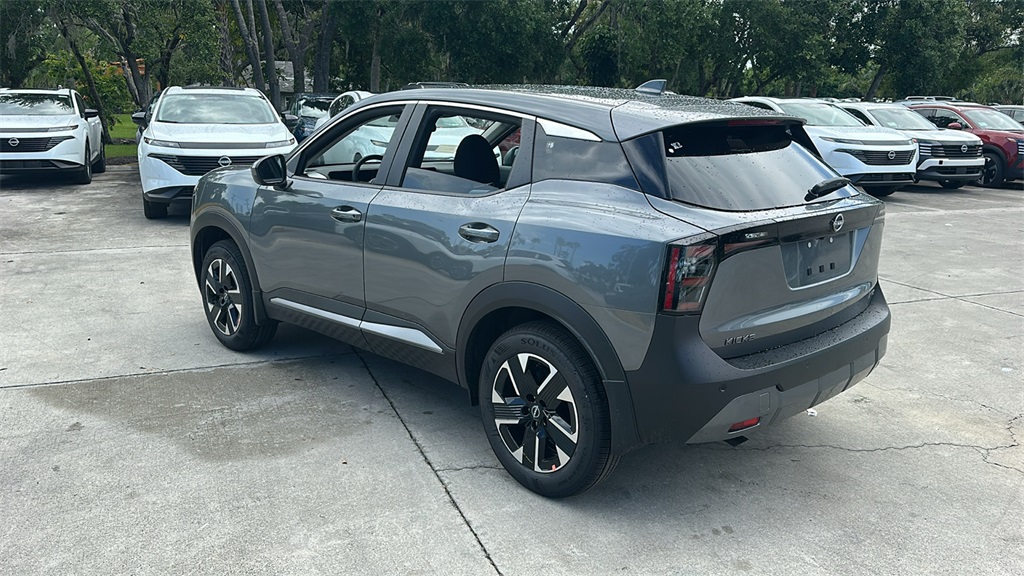2025 Nissan Kicks SV photo 3