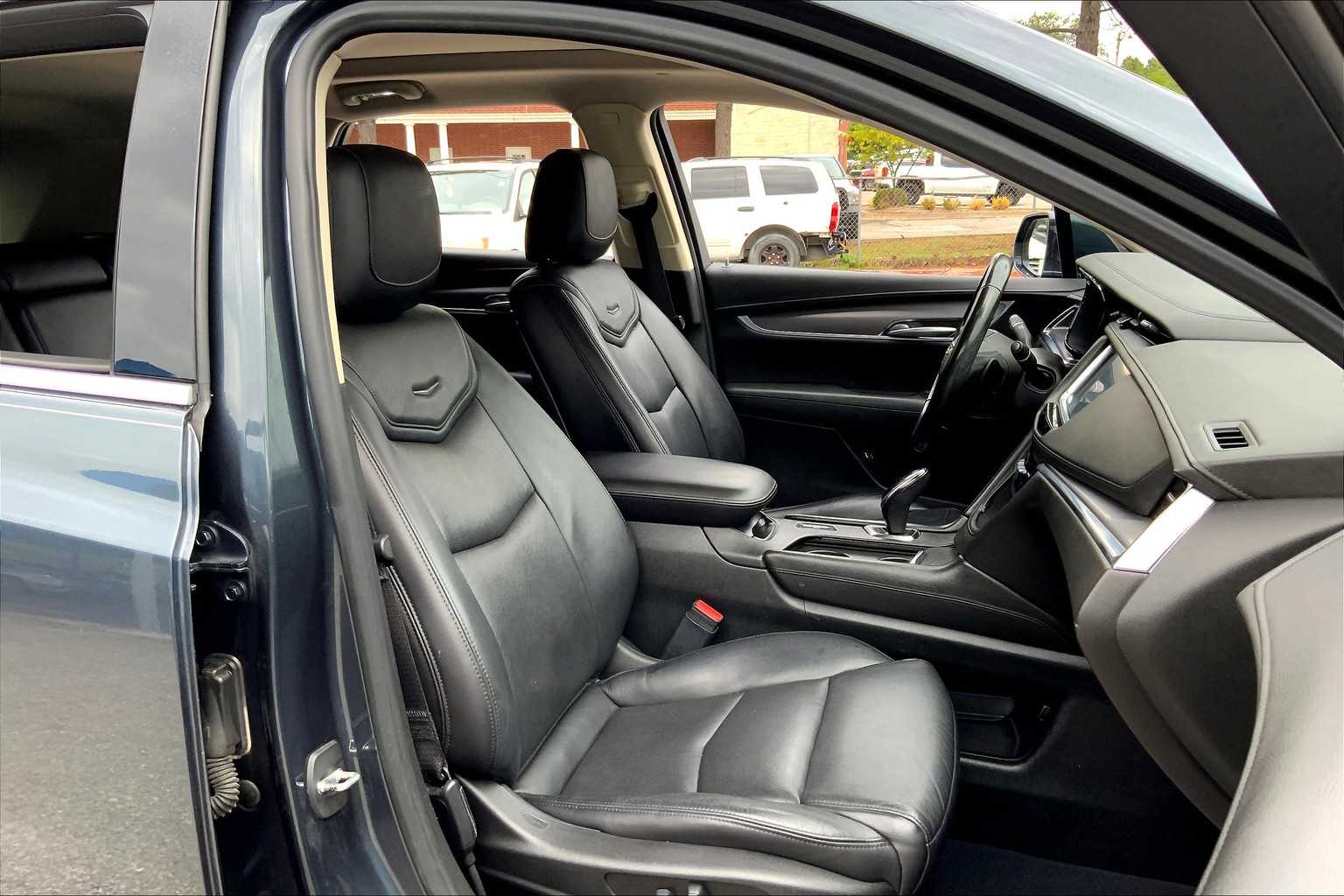 2019 Cadillac XT5 Luxury photo 8