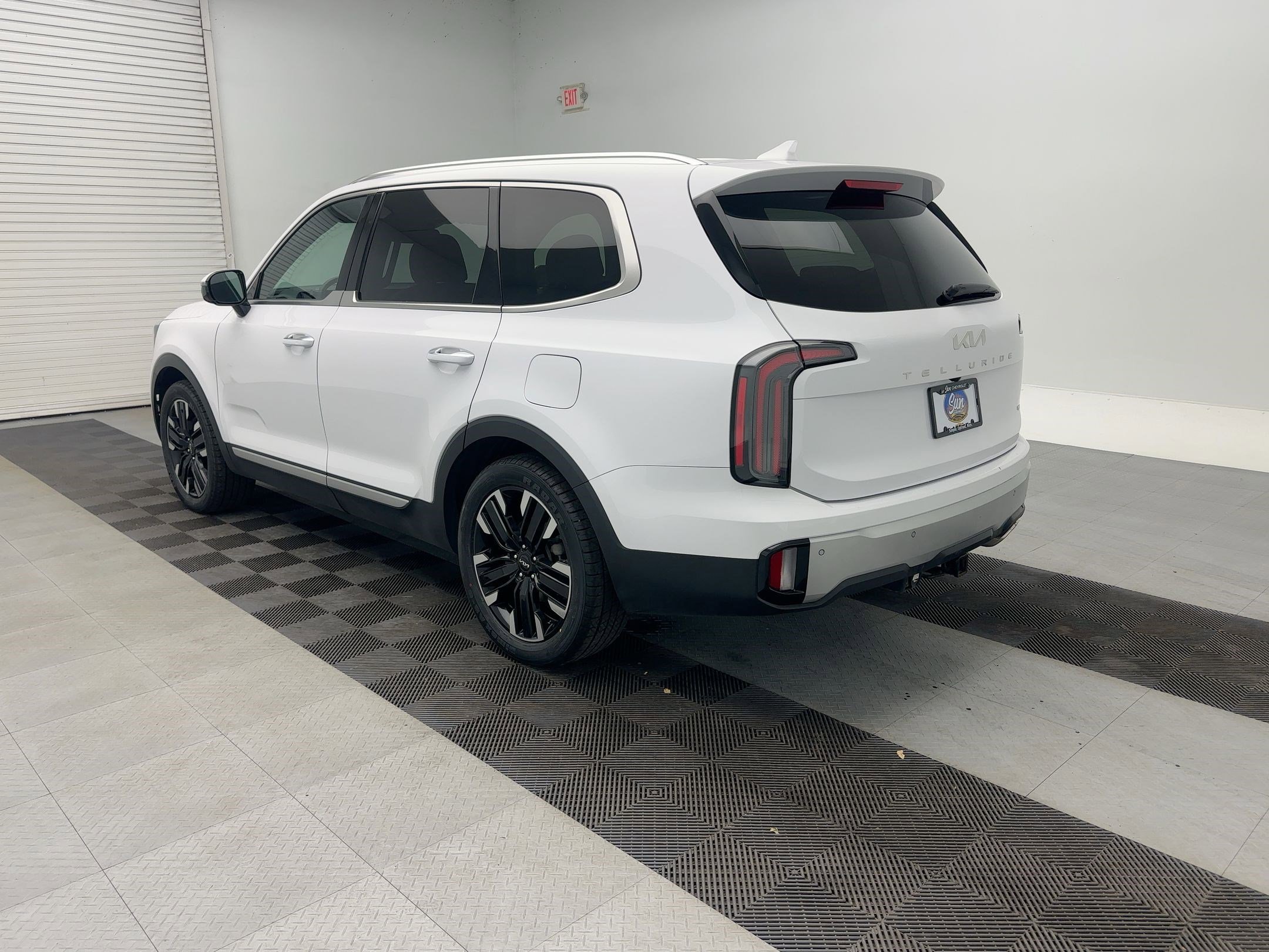 2024 Kia Telluride SX photo 2