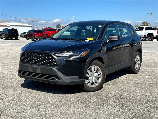 2023 Toyota Corolla Cross L photo 2