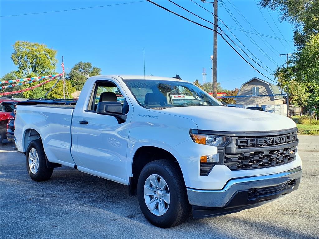 2024 Chevrolet Silverado 1500 photo 3