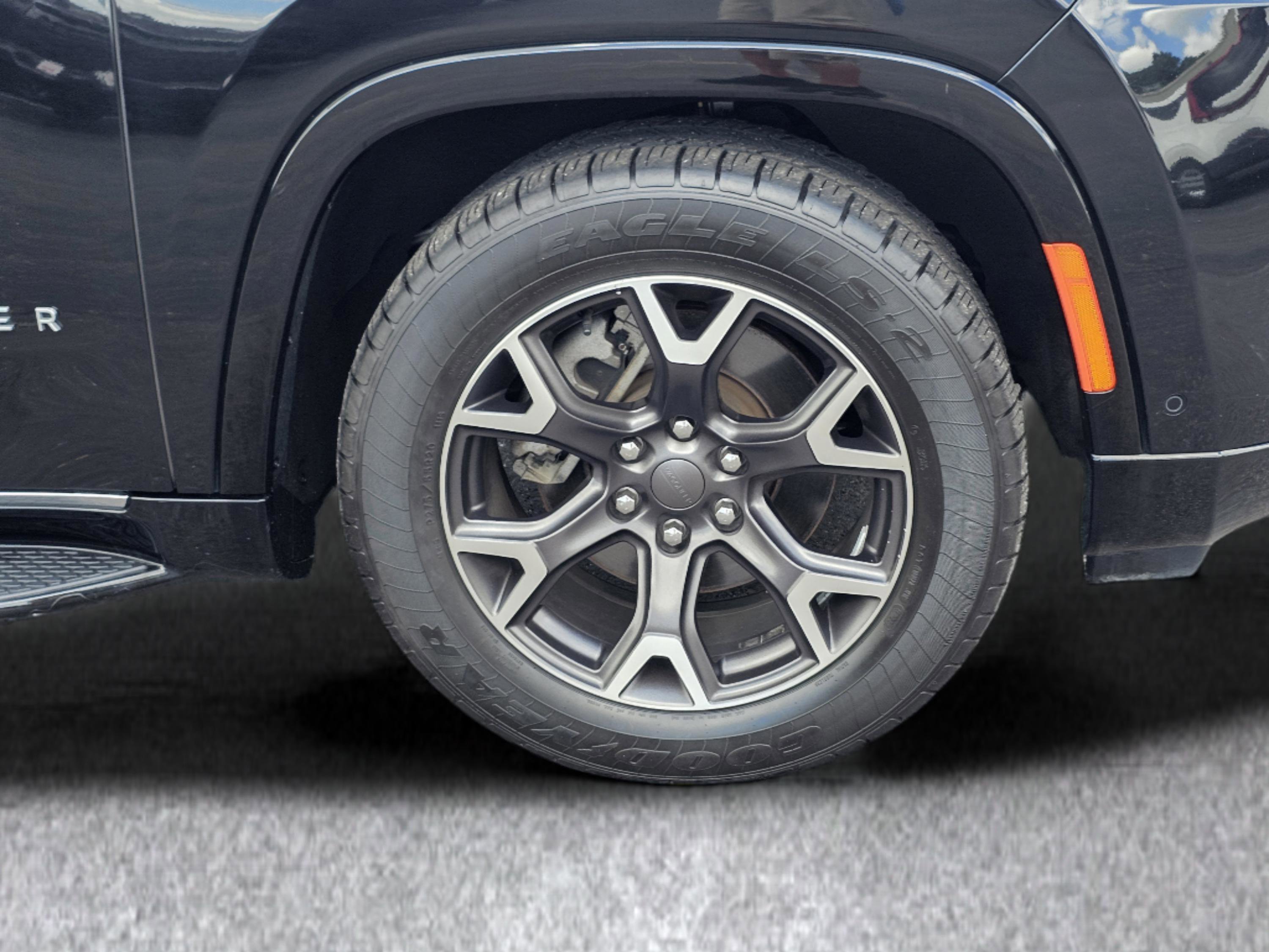 2023 Jeep Wagoneer Series III Limited photo 3