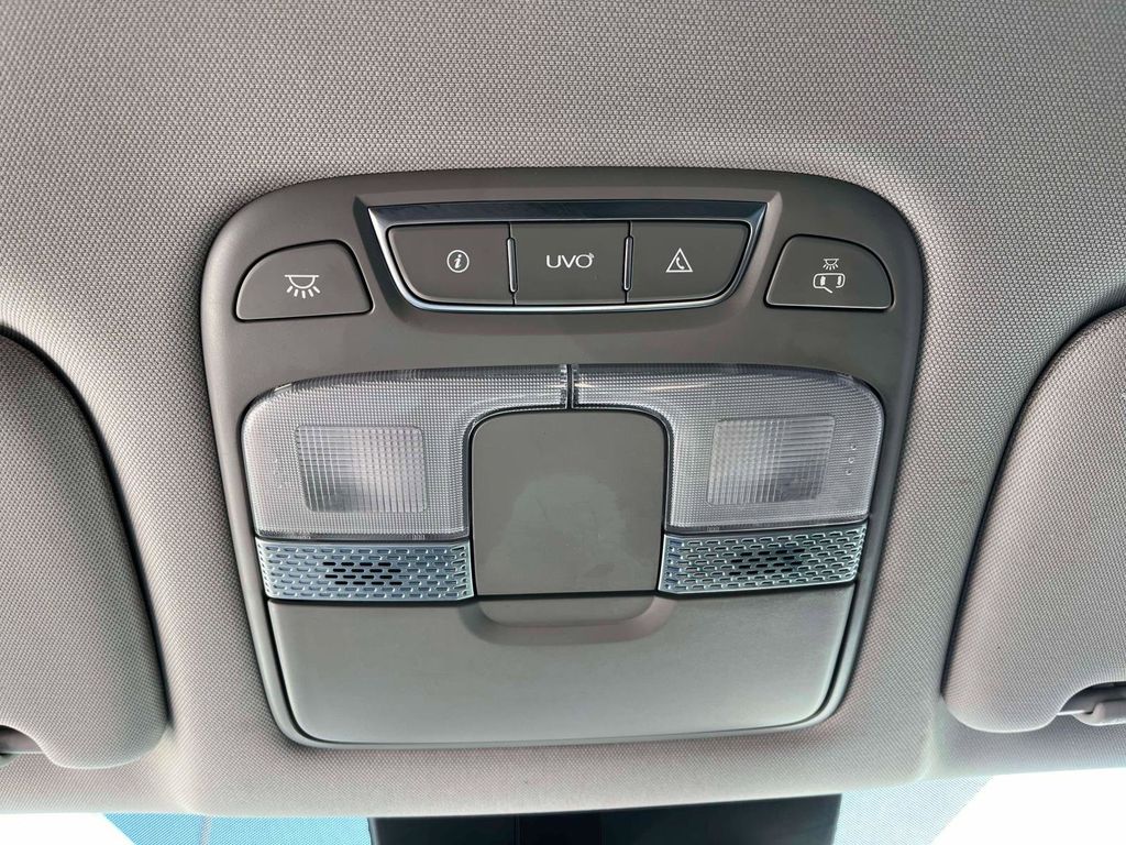 2022 Kia Telluride LX photo 23