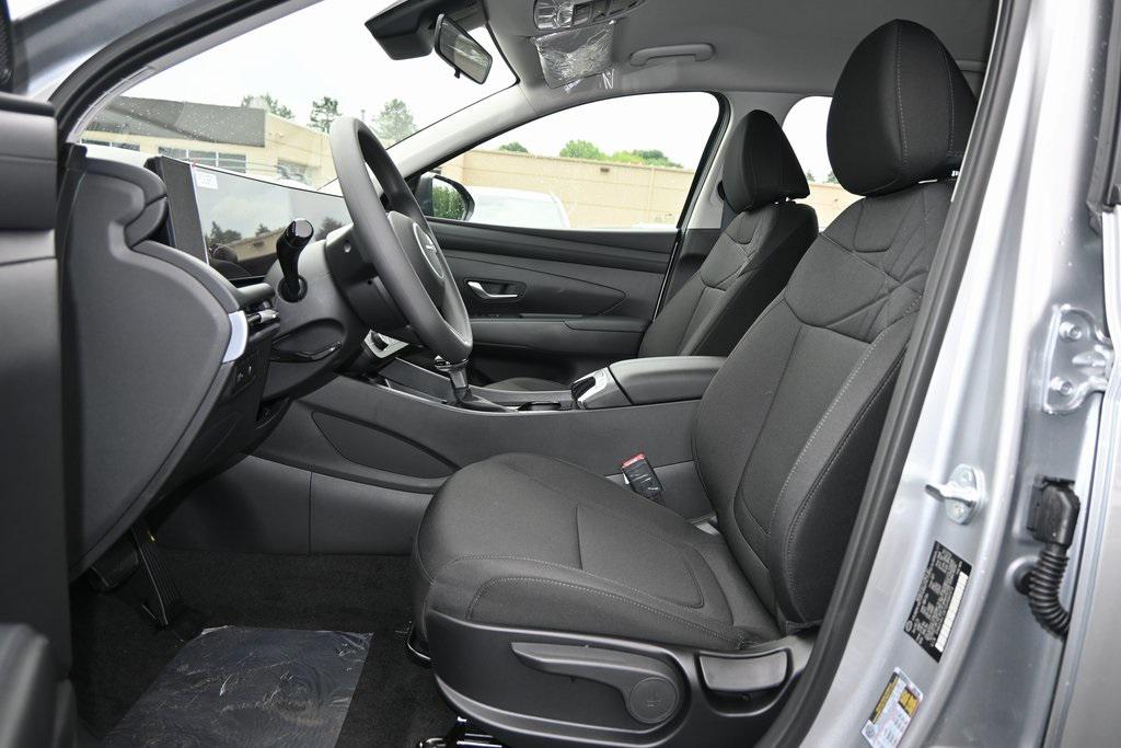 2025 Hyundai Tucson SE photo 9
