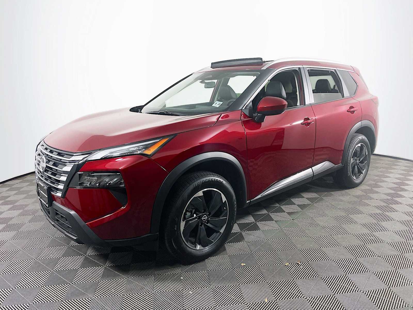 2026 Nissan Rogue SV's photo