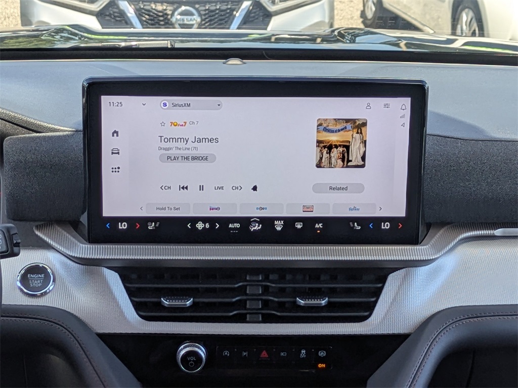 2025 Ford Explorer photo 18