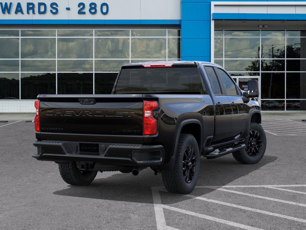 2026 Chevrolet Silverado 2500HD Custom photo 3