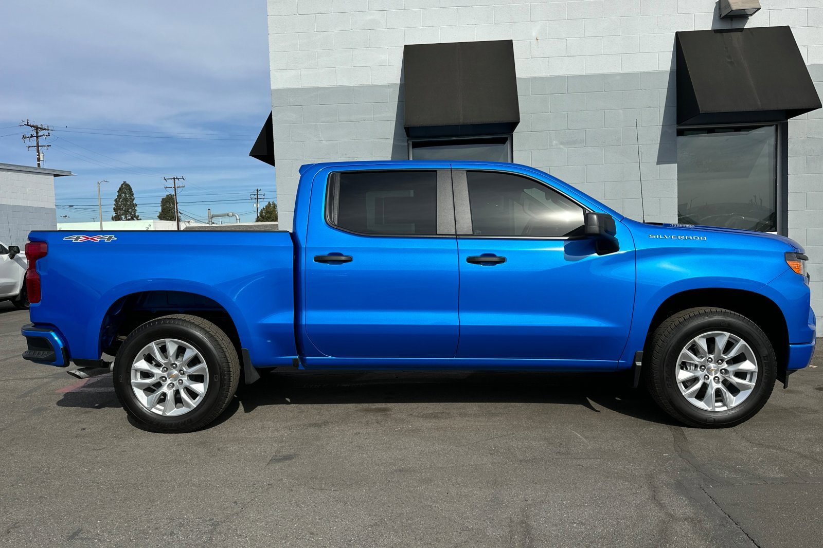 2025 Chevrolet Silverado 1500 Custom photo 3