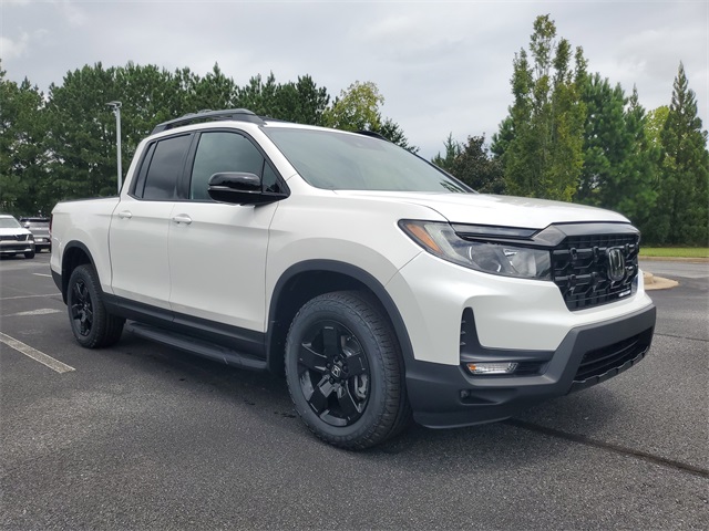 2025 Honda Ridgeline Black Edition photo 3