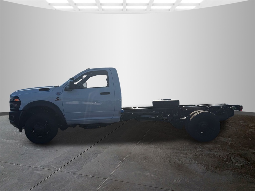 2026 Ram 5500 Tradesman photo 3