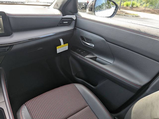 2025 Nissan Kicks SR photo 13