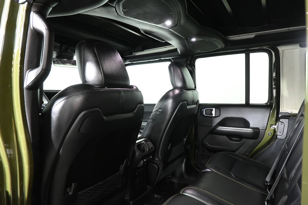 2024 Jeep Wrangler Sahara photo 32