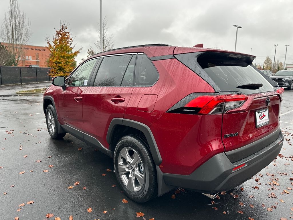 2025 Toyota RAV4 XLE photo 2