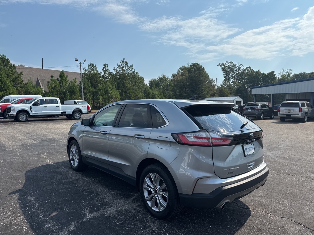 2024 Ford Edge Titanium photo 10