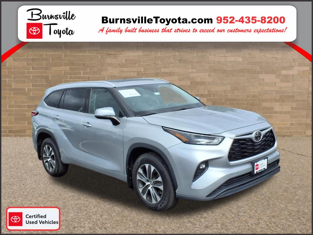 2022 Toyota Highlander XLE's photo