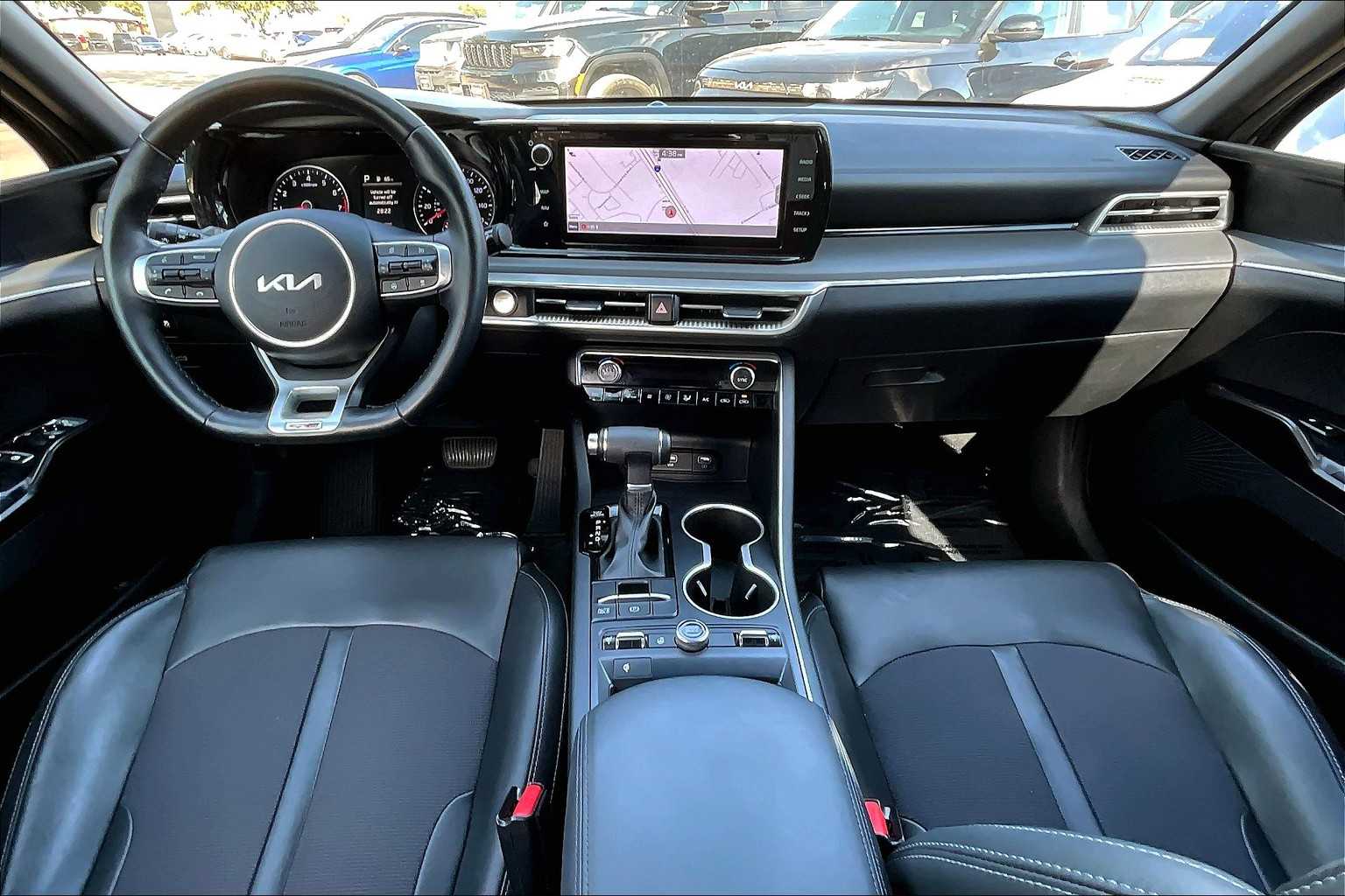 2022 Kia K5 GT-Line photo 14