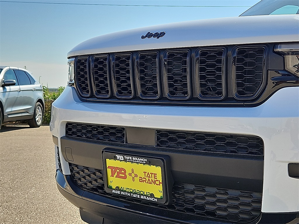 2025 Jeep Grand Cherokee Altitude photo 7