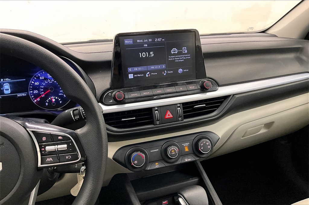 2023 Kia Forte LXS photo 5
