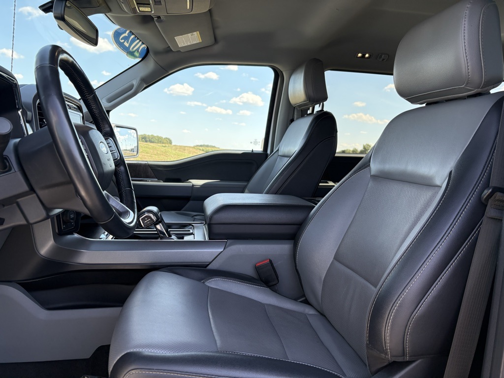 2023 Ford F-150 Lariat photo 19
