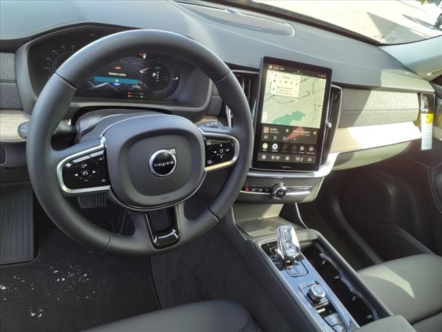 2025 Volvo XC90 T8 AWD Plus photo 8