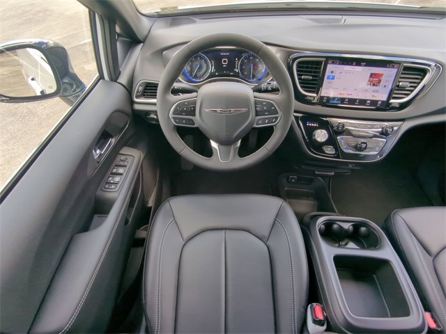 2026 Chrysler Voyager LX photo 17