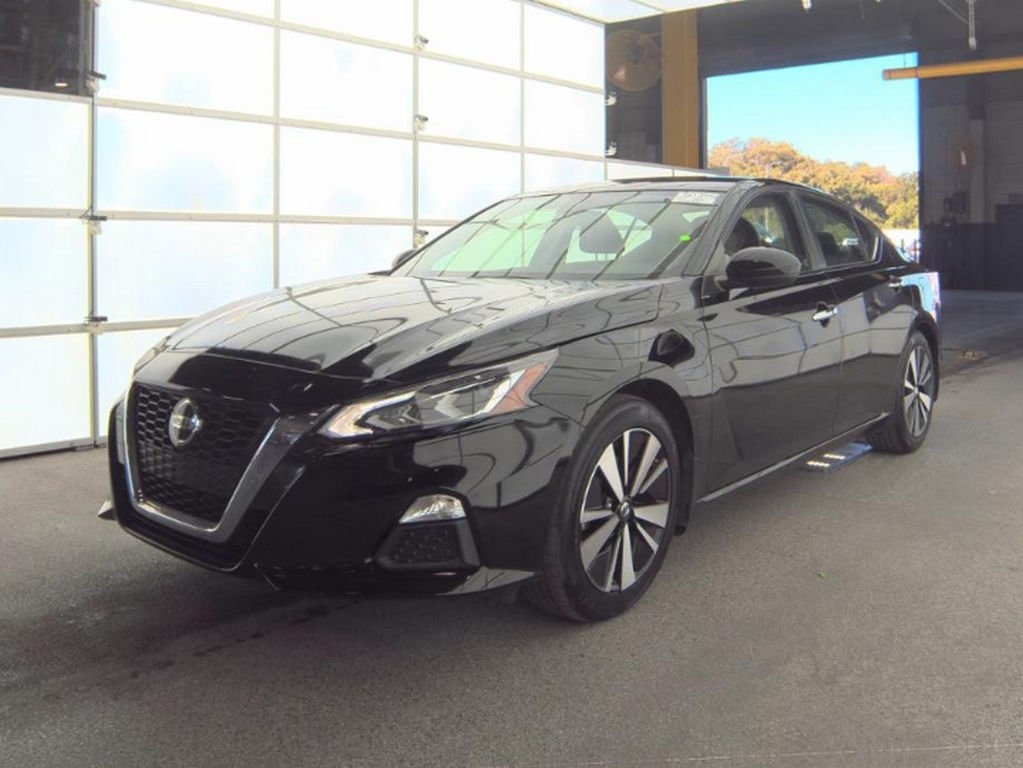 2022 Nissan Altima 2.5 SV photo 2