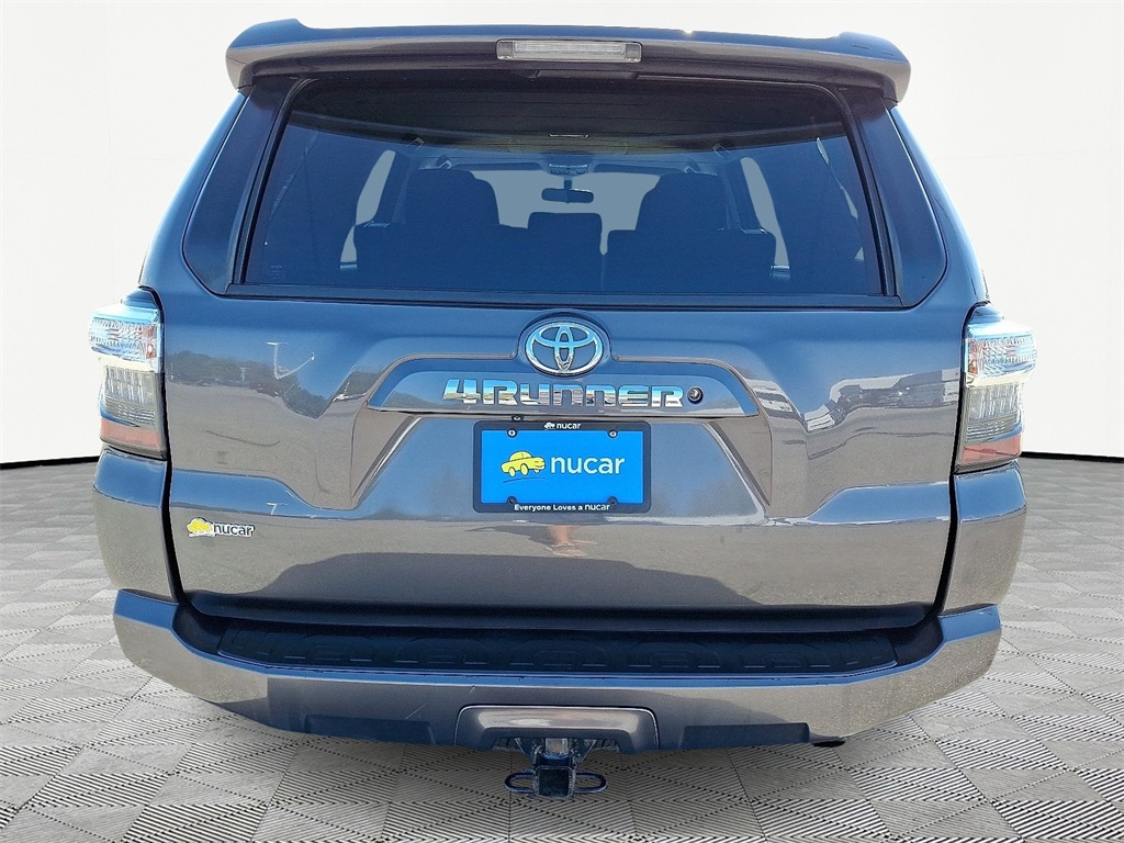 2016 Toyota 4Runner SR5 photo 6
