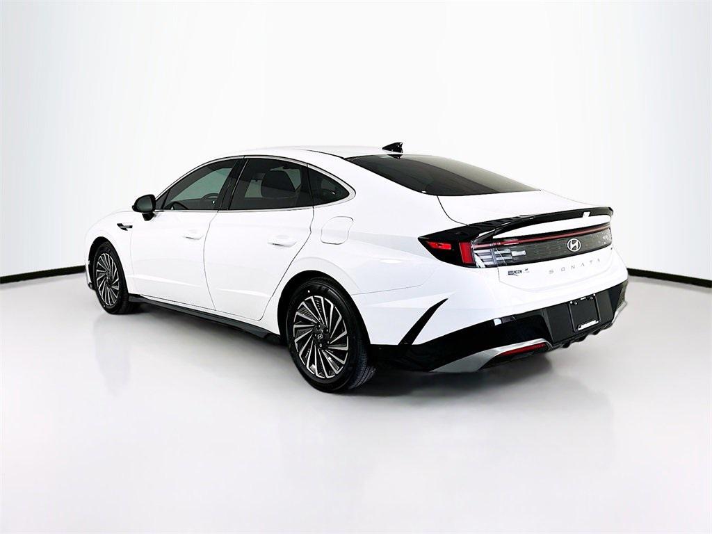 2025 Hyundai Sonata Hybrid SEL photo 4