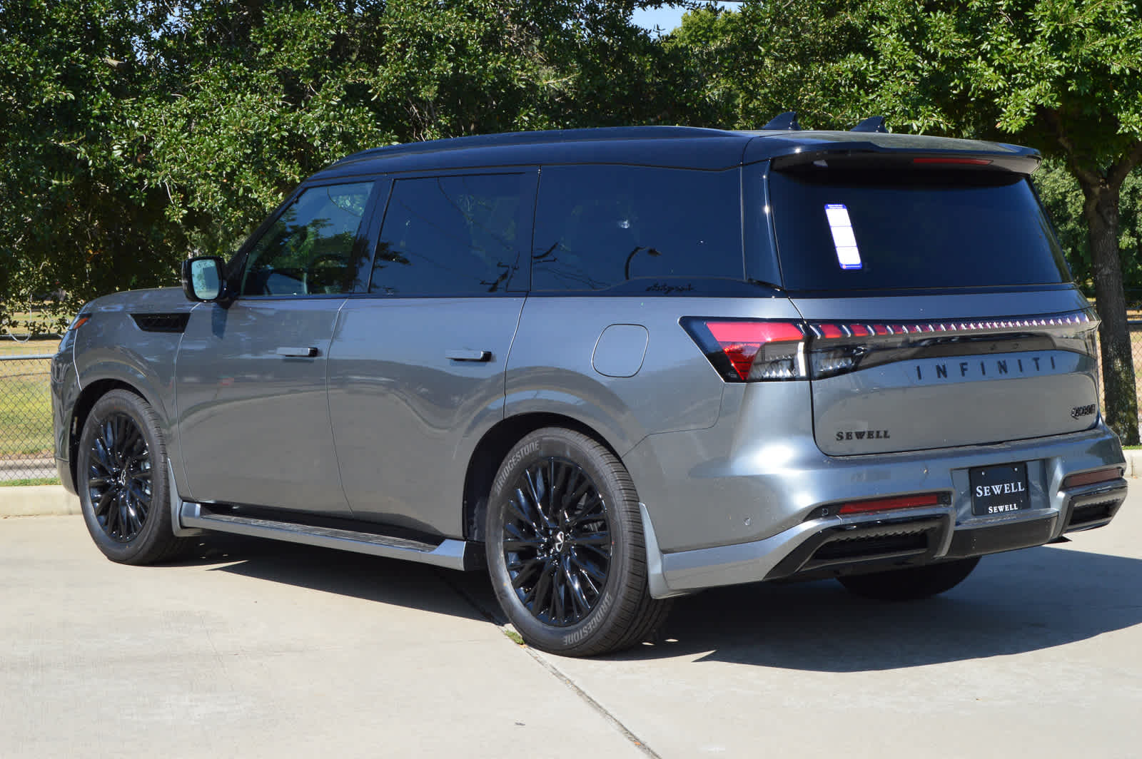 2026 Infiniti QX80 photo 3