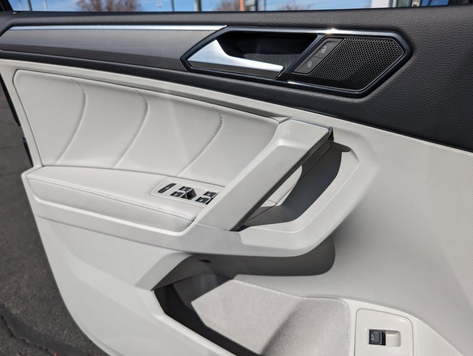 New 2024 Deep Black Pearl Effect Volkswagen 2.0T SE R-Line Black image 20