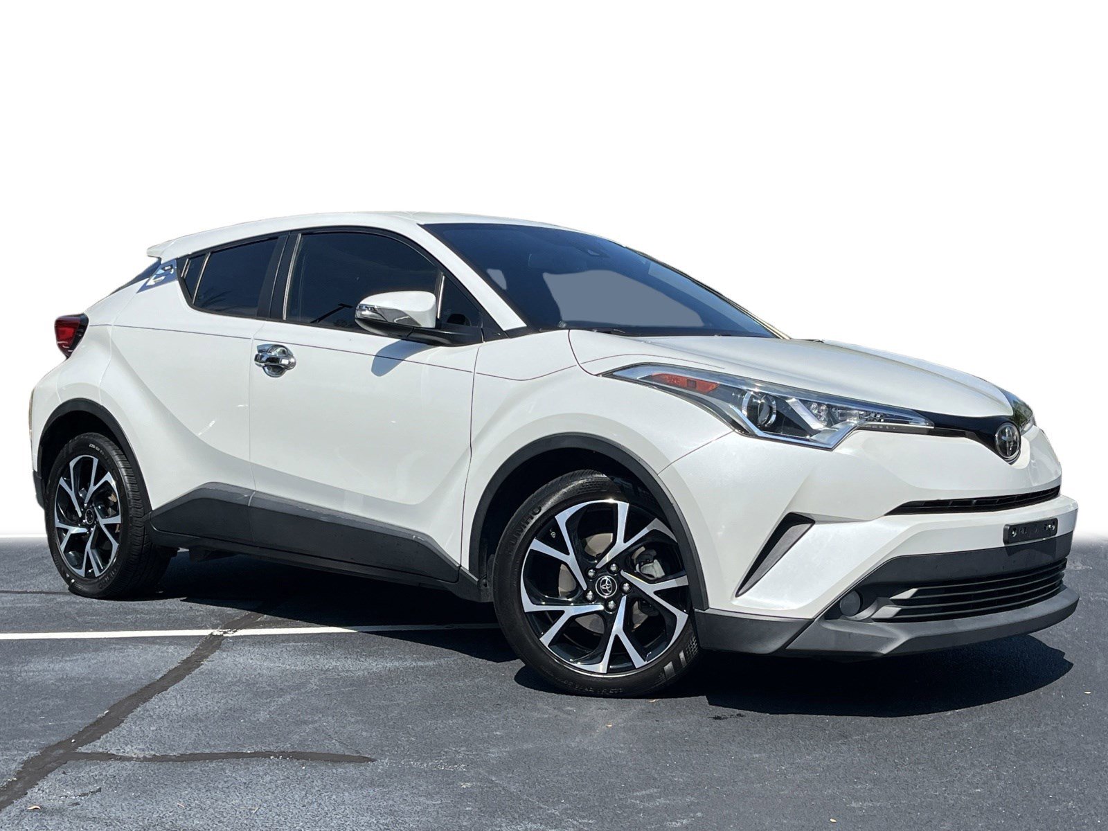 2018 Toyota C-HR XLE Premium photo 2