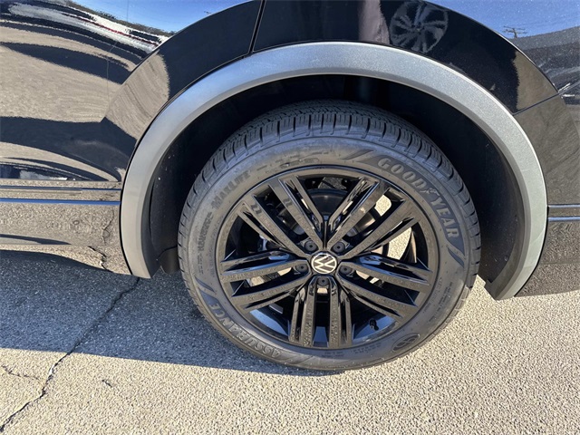 2022 Volkswagen Tiguan SE R-Line Black photo 7