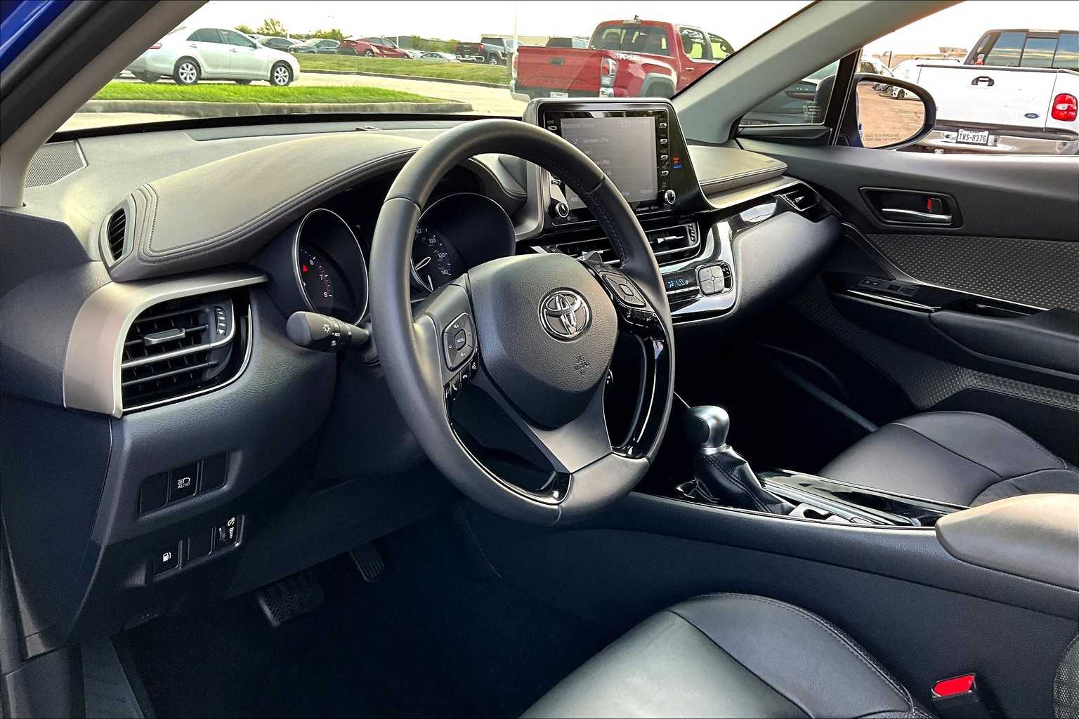 2020 Toyota C-HR Limited photo 17