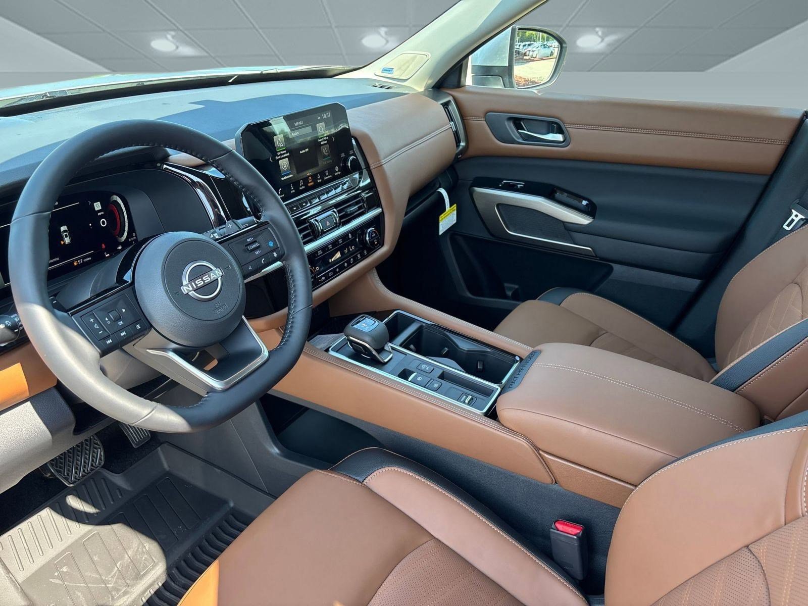 2025 Nissan Pathfinder Platinum photo 4
