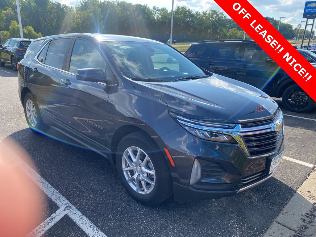 2022 Chevrolet Equinox LT photo 2