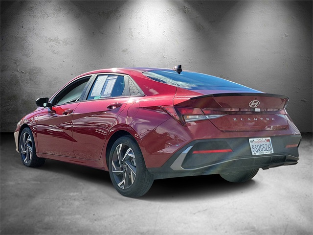 2025 Hyundai Elantra SEL Sport photo 4